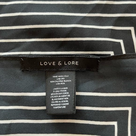 Black and White Love & Lore Scarf - Picture 2 of 3